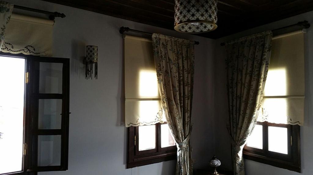 Faik Bey Konagi Bed & Breakfast Golyazi ภายนอก รูปภาพ